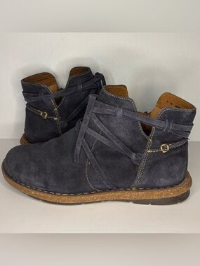 Born Suede Chukka Boots in Dark Navy
